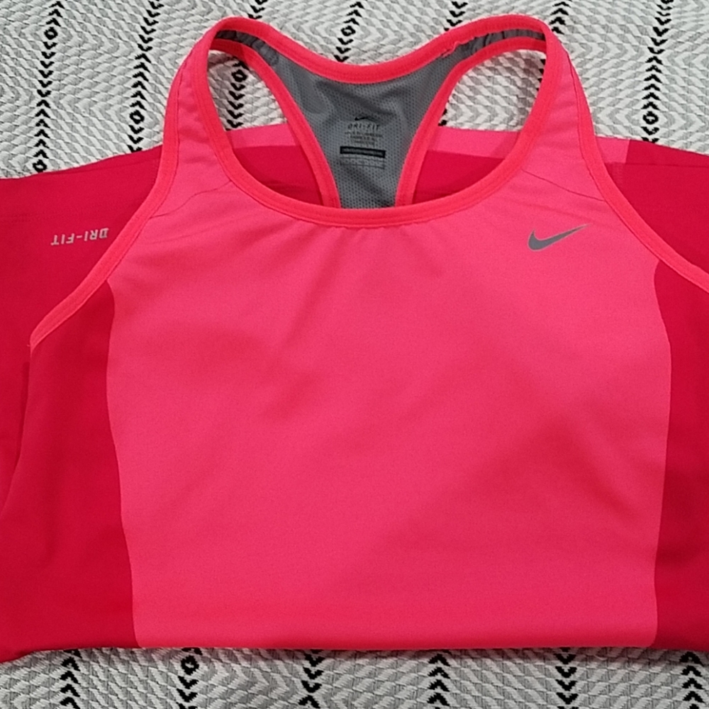 Nike - Picture 2 of 3